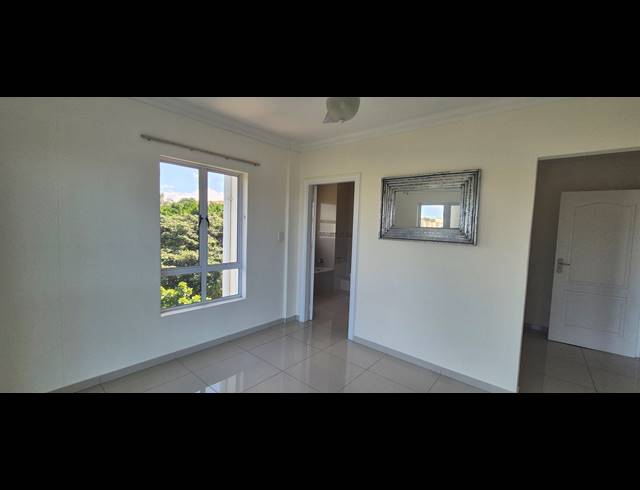 3 BEDROOM APARTMENT FOR SALE IN LA LUCIA